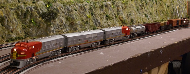 The complete 1951 Santa Fe set with the additional "B" unit.